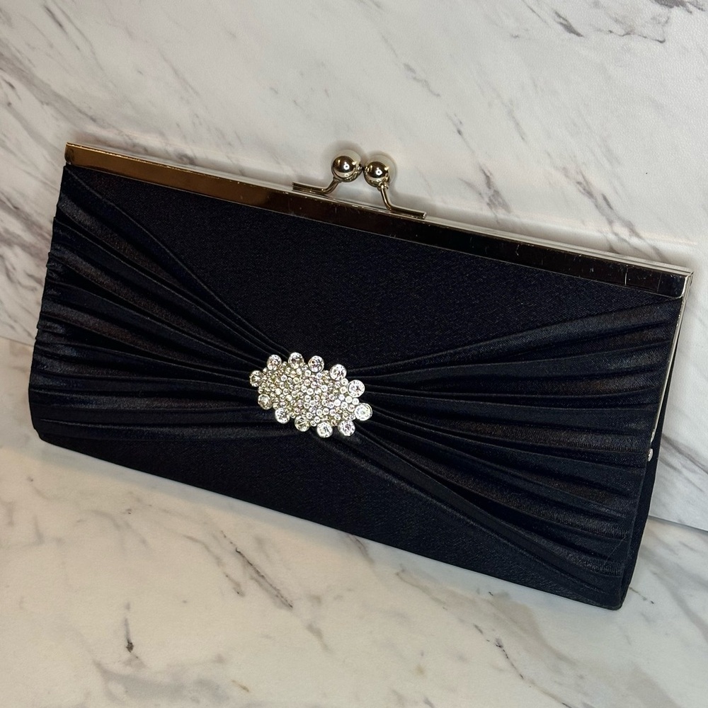 Classic Rhinestone Clutch Handbag – Kiss Lock Detail – Black - Picture 4 of 12